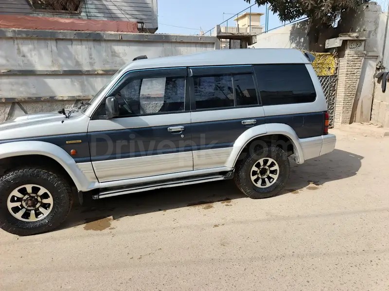 Mitsubishi Pajero 1991
