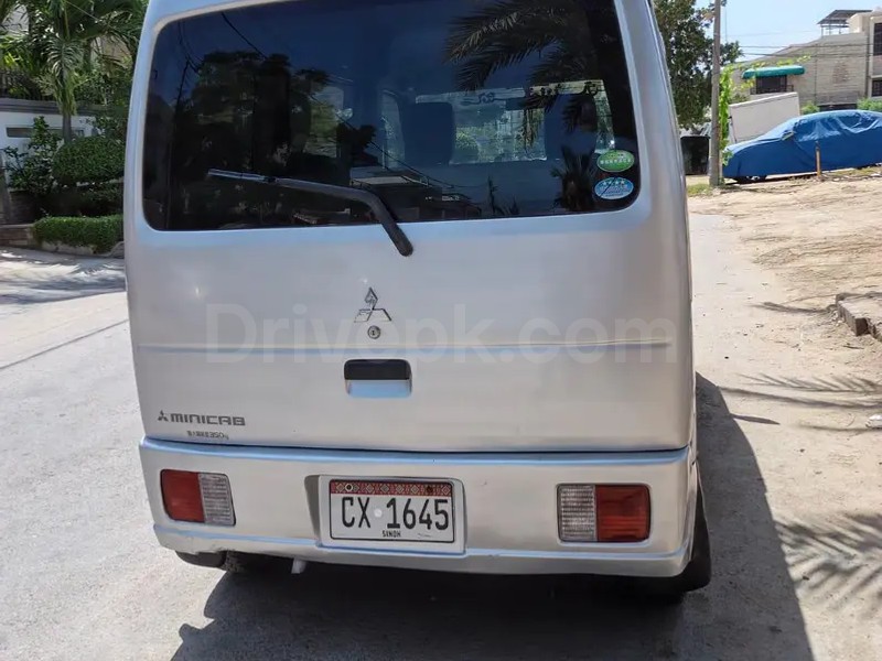 Mitsubishi Minicab Bravo 2014
