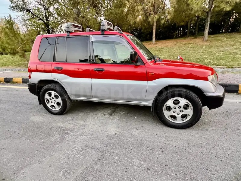 Mitsubishi Pajero 2000