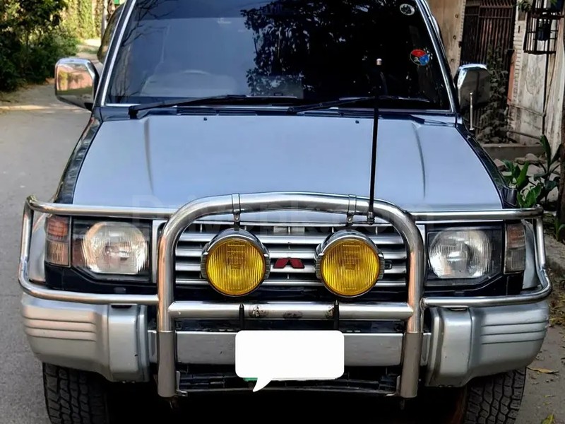 Mitsubishi Pajero 1992