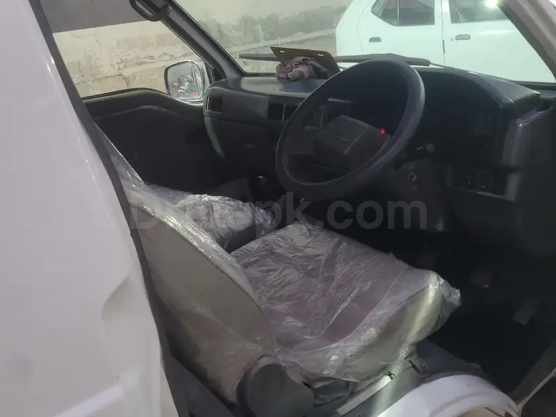 Mitsubishi L300 2007