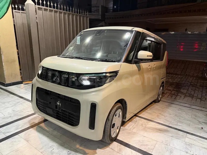 Mitsubishi EK Space Custom 2023