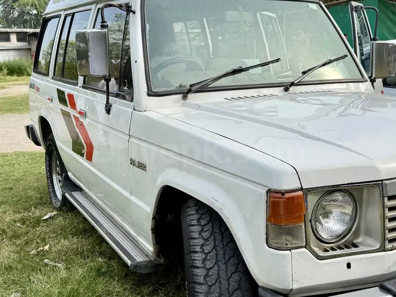 Mitsubishi Pajero 1987