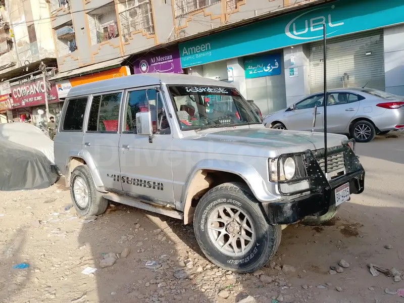 Mitsubishi Pajero 1989