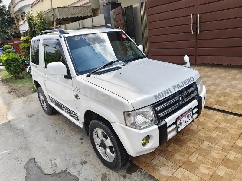 Mitsubishi Pajero Mini 2011