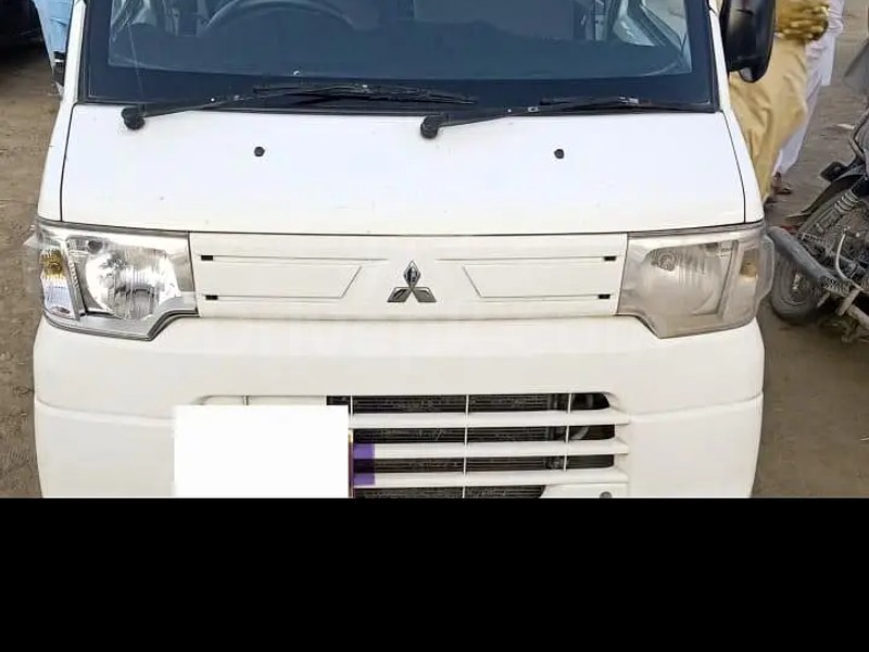 Mitsubishi Minicab Bravo 2013