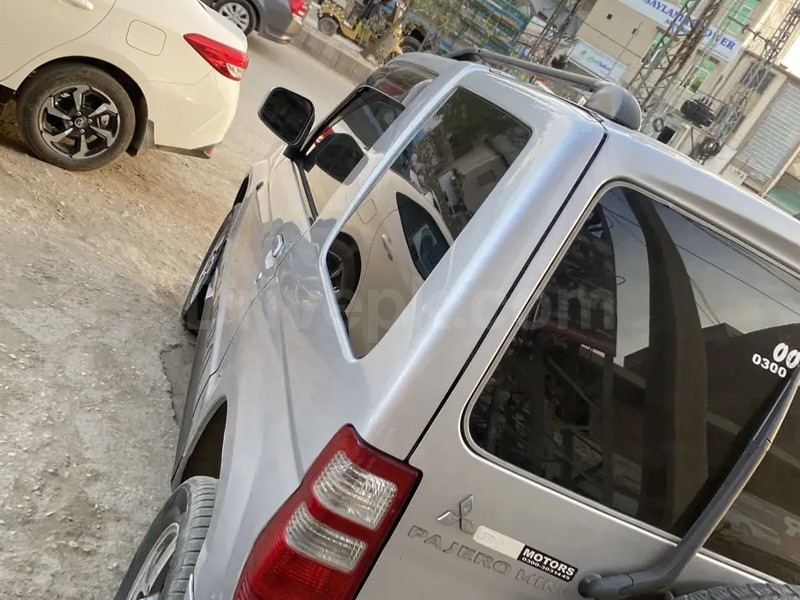 Mitsubishi Pajero Mini 2015