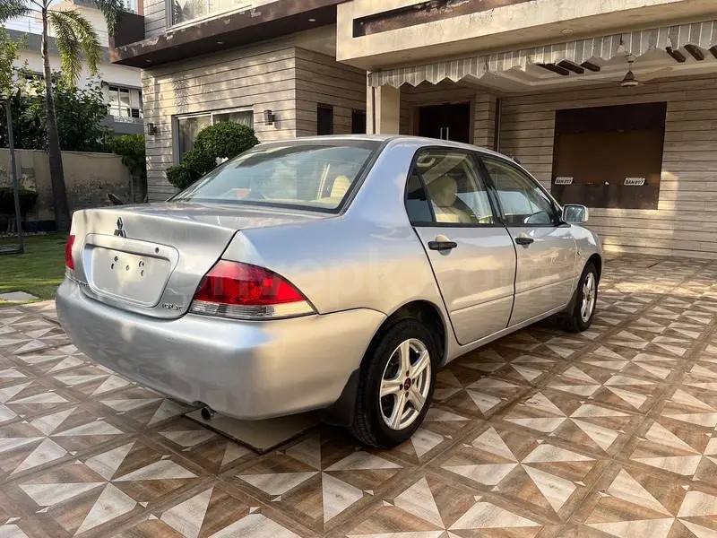 Mitsubishi Lancer 2005