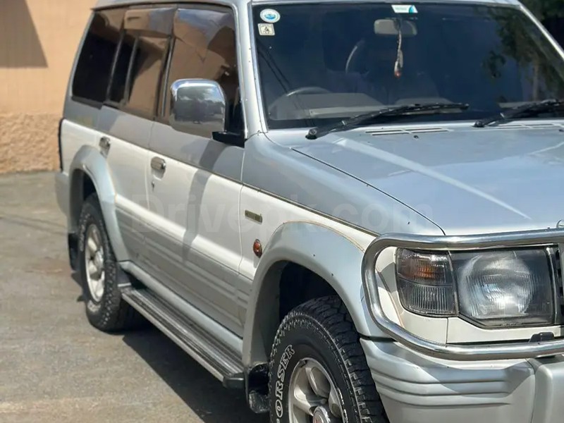 Mitsubishi Pajero 1993