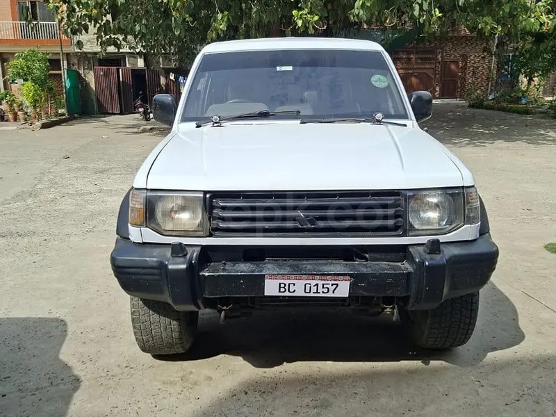 Mitsubishi Pajero 1990