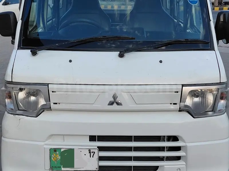 Mitsubishi Minicab Bravo 2012