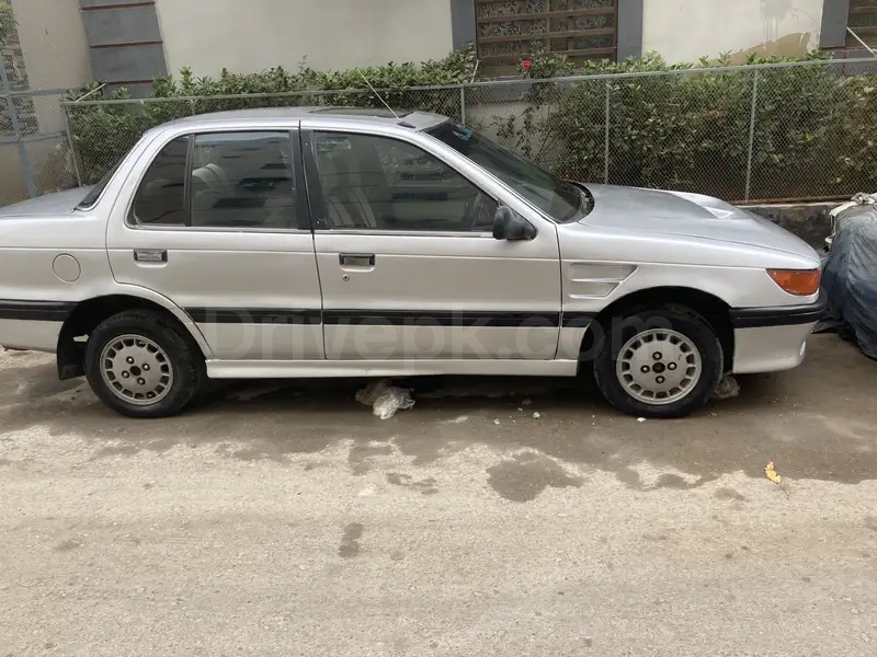 Mitsubishi Lancer 1990