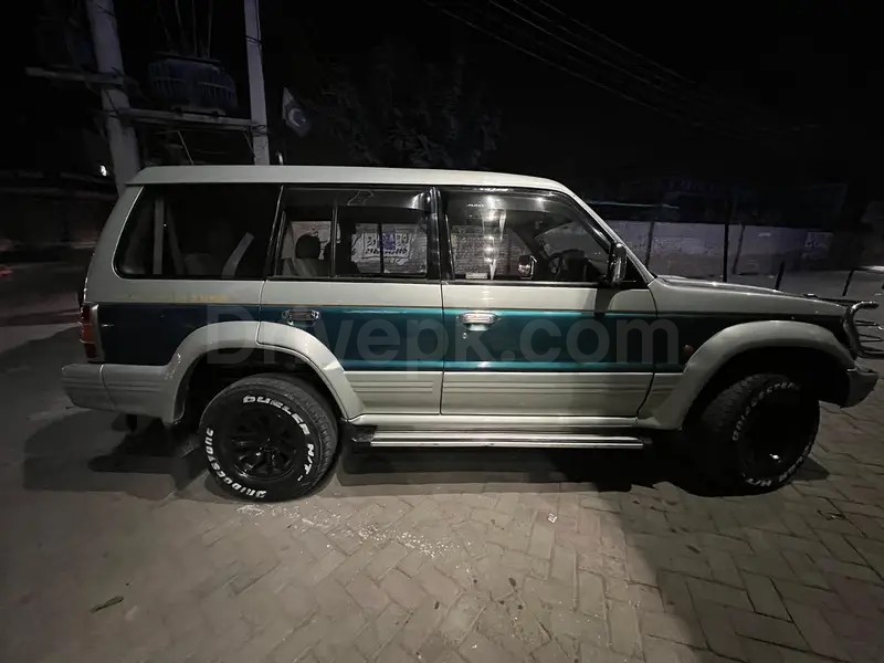 Mitsubishi Pajero 1996