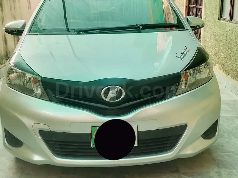 Toyota Vitz 2016