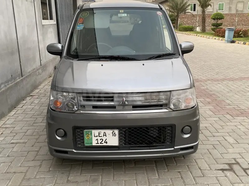Mitsubishi Toppo 2012