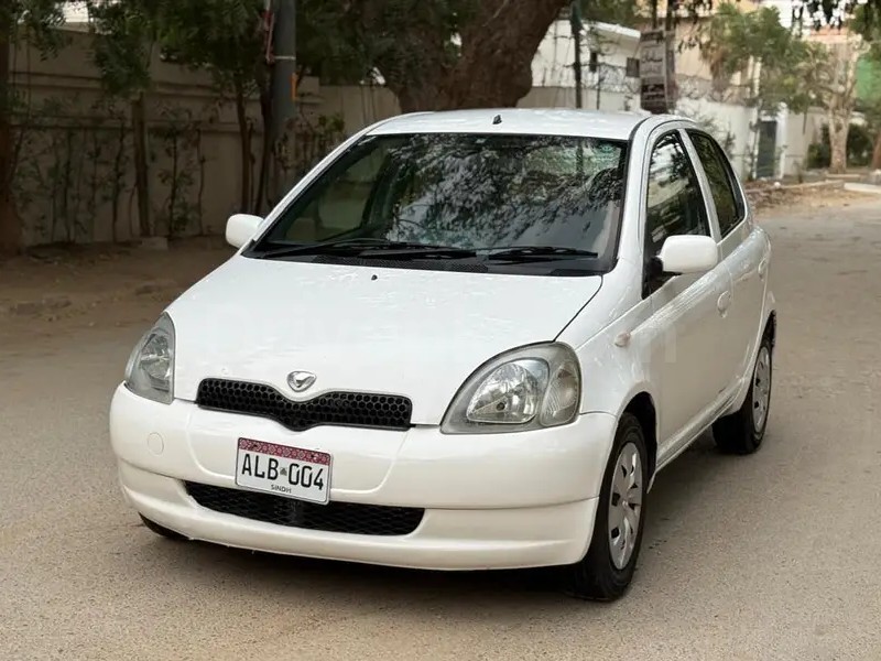 Toyota Vitz 2000
