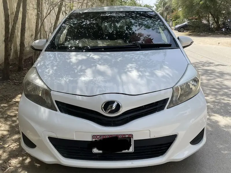 Toyota Vitz 2013
