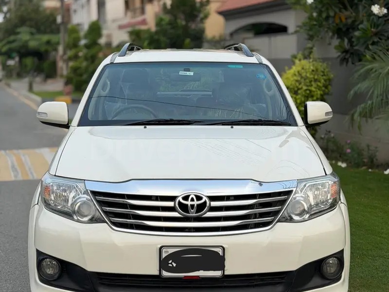 Toyota Fortuner V 2014