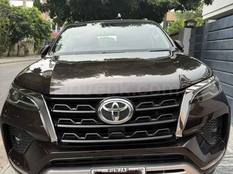 Toyota Fortuner V 2021