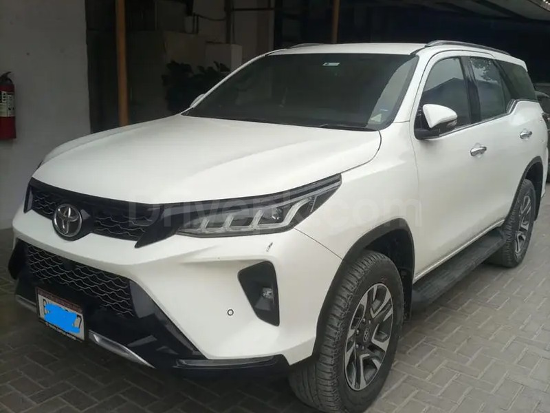 Toyota Fortuner Legender 2022
