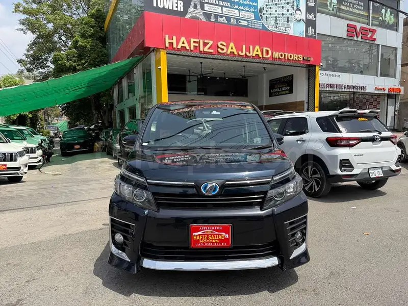 Toyota Voxy 2016