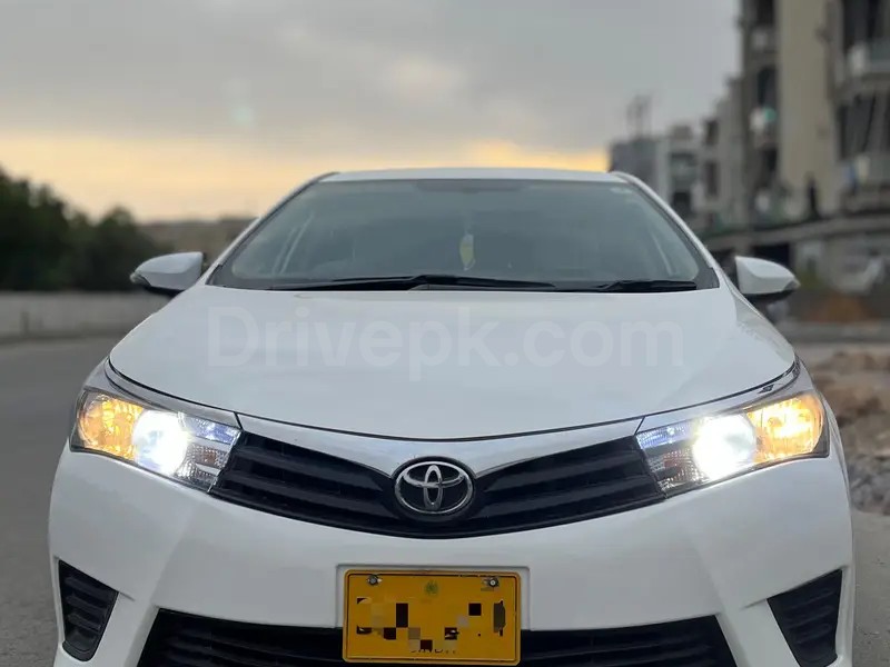 Toyota Corolla Altis 2015