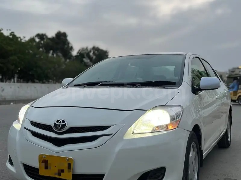 Toyota Belta 2006