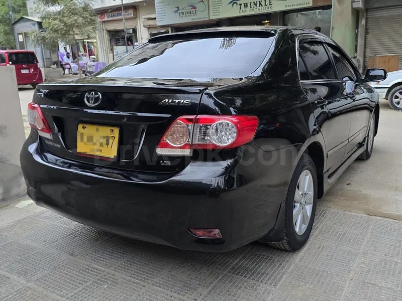 Toyota Corolla Altis 2012