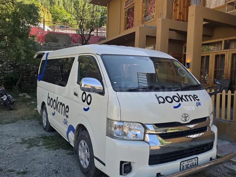 Toyota Hiace 2015