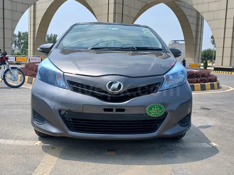 Toyota Vitz 2013