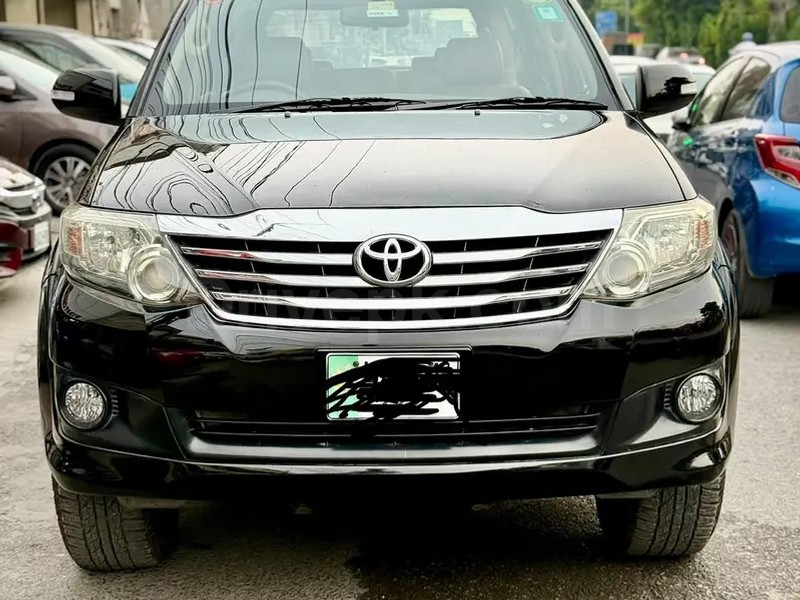 Toyota Fortuner V 2013