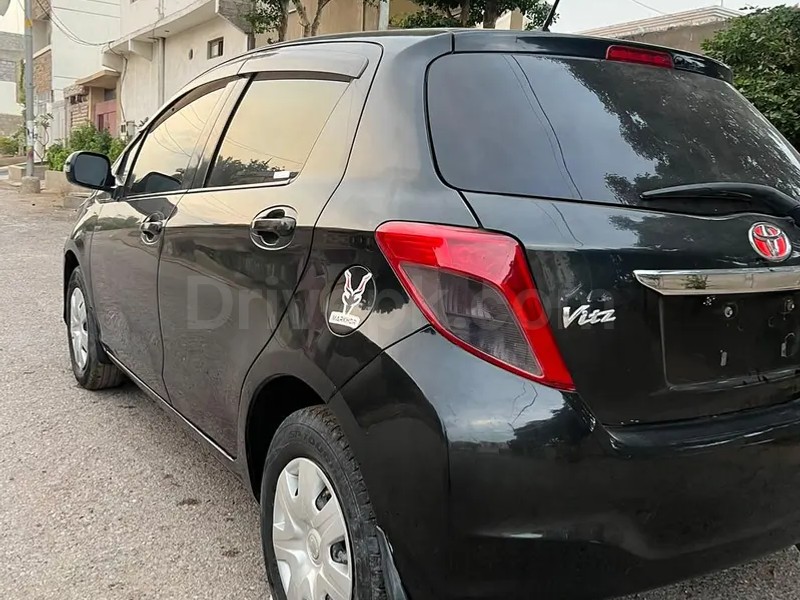 Toyota Vitz 2011