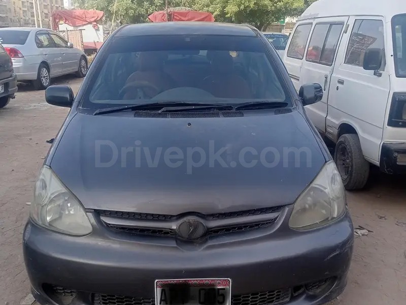 Toyota Platz 2004