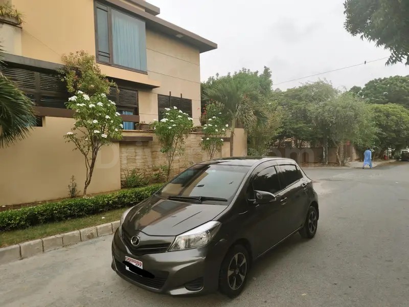 Toyota Vitz 2013