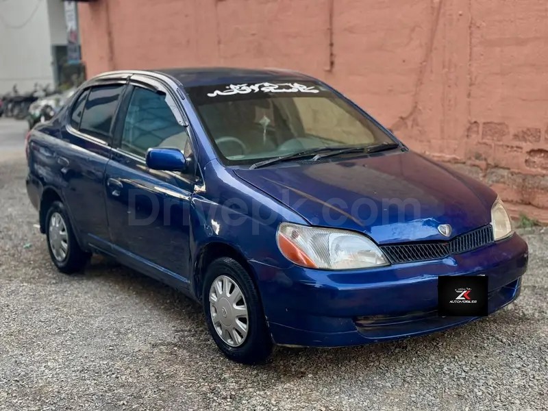 Toyota Platz 2003