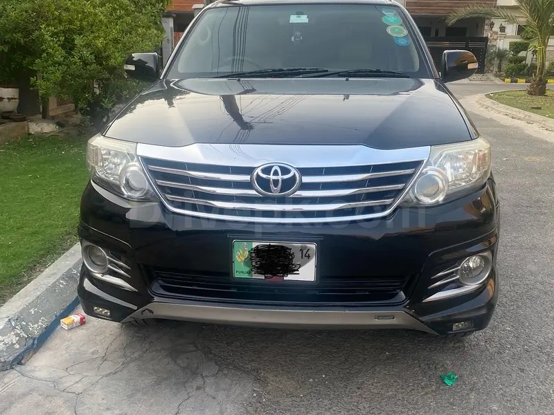 Toyota Fortuner 2014