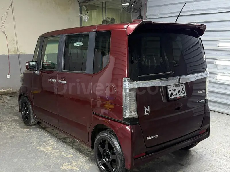 Honda N Box Custom 2018