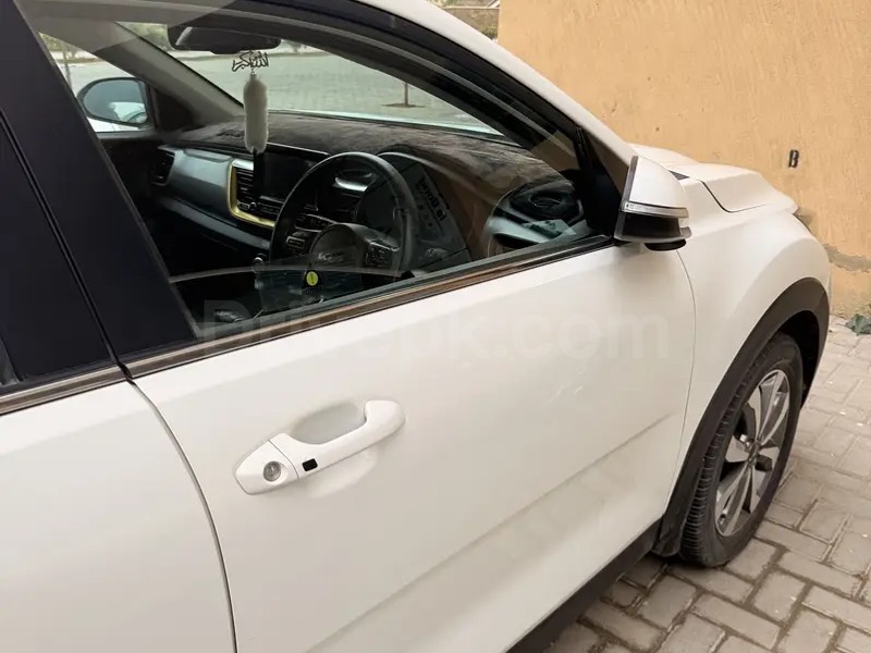 KIA STONIC 2024