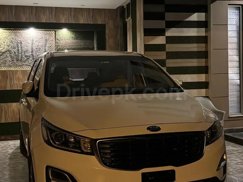 KIA GRAND CARNIVAL 2019