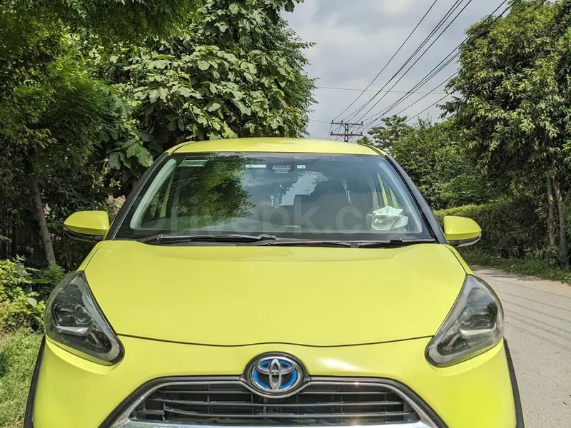 Toyota Sienta 2021