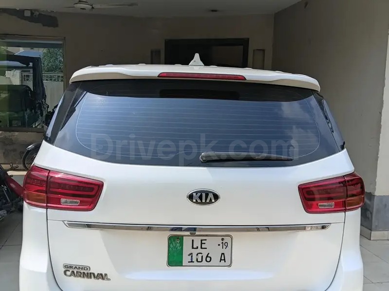 KIA GRAND CARNIVAL 2019