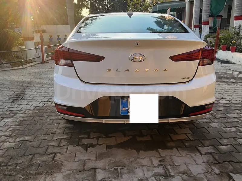Hyundai Elantra 2021
