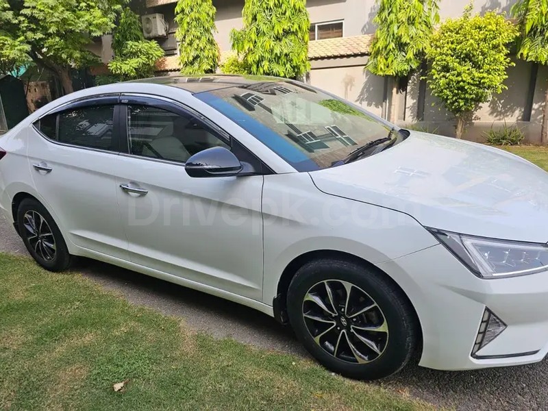 Hyundai Elantra 2024