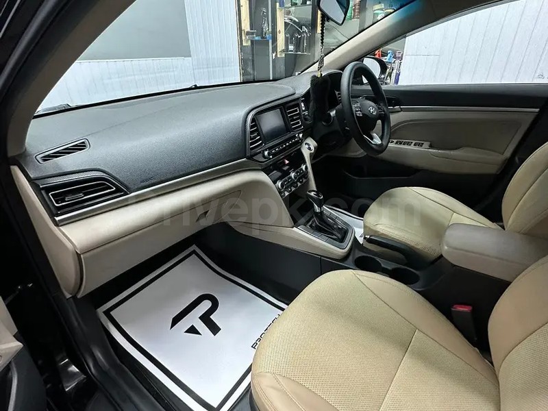 Hyundai Elantra 2021