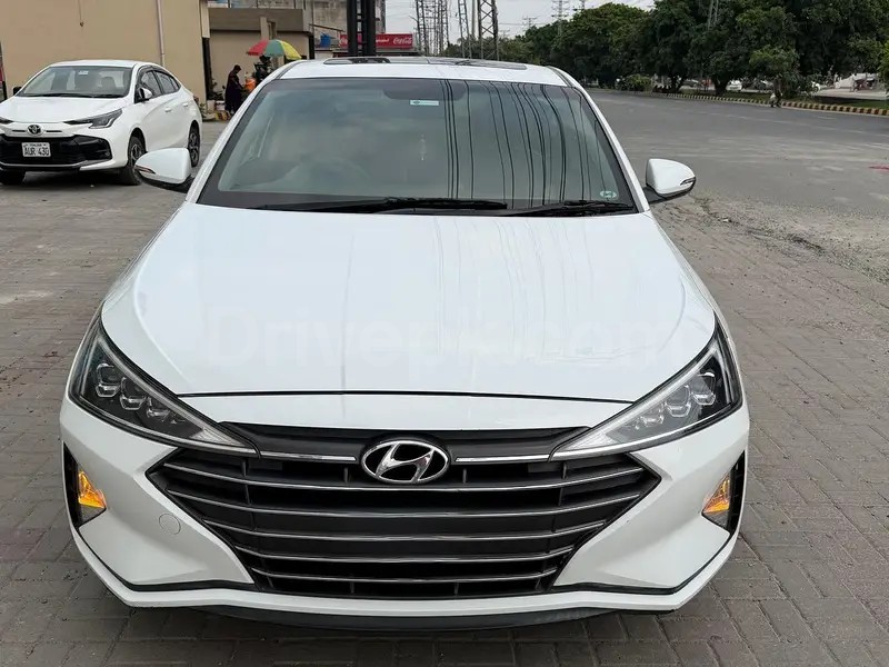 Hyundai Elantra 2022
