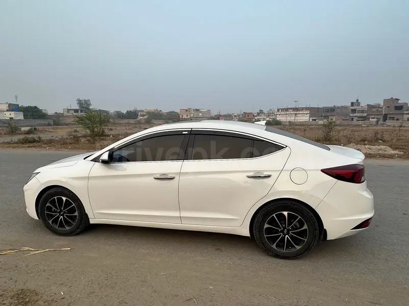 Hyundai Elantra 2021