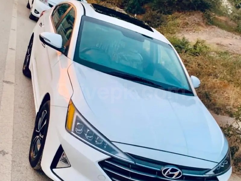 Hyundai Elantra 2022