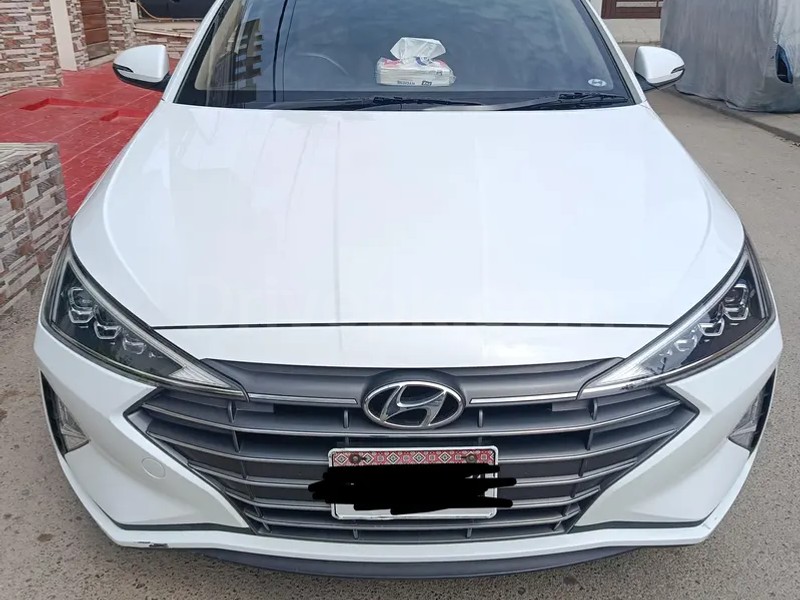 Hyundai Elantra 2022