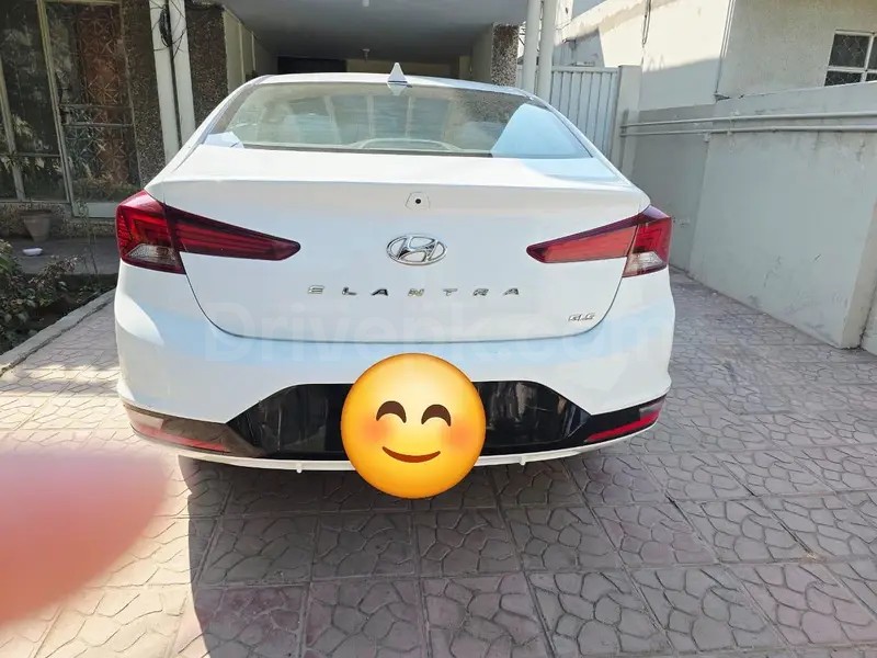 Hyundai Elantra 2022