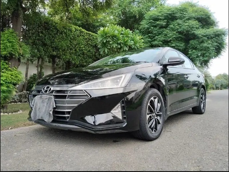 Hyundai Elantra 2022